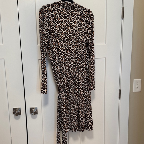 Diane Von Furstenberg Animal Print Long Sleeve Dress - Picture 4 of 4